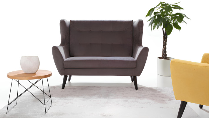 Μοντέρνος γκρι καναπές Chesterfield για τρία άτομα