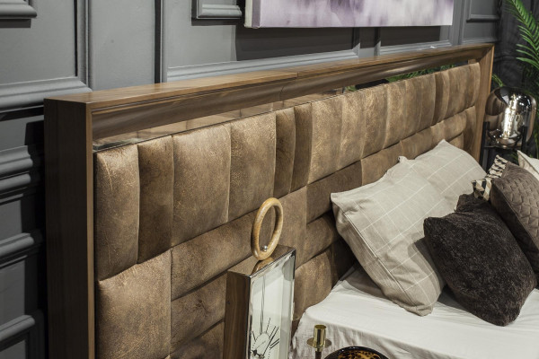 Τέλειο σετ επίπλων υπνοδωματίου με ντουλάπα, κομοδίνα και κρεβάτι σε 5 κομμάτια.