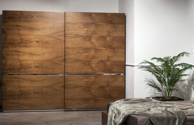 Ντουλάπα Suuri με καφέ συρόμενες πόρτες 265 εκ.