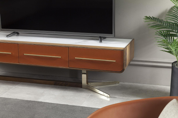 Πολυλειτουργική ράφια τοίχου από πορτοκαλί ατσάλι