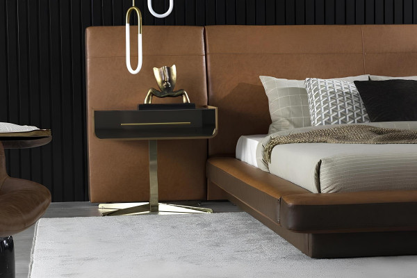 Συνθέσεις επίπλων υπνοδωματίου που περιλαμβάνει κρεβάτι, κομοδίνα και ντουλάπα, 5 κομμάτια.