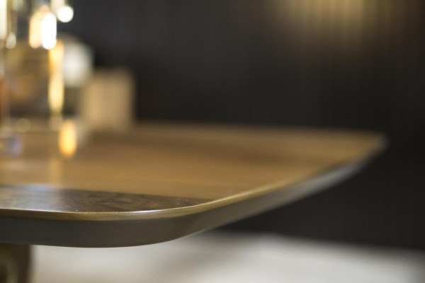 Σερβίτσιο τραπεζαρίας με ξύλινο τραπέζι και 4 καρέκλες