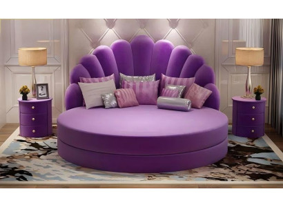 Κομψό λευκό στρογγυλό κρεβάτι με βελούδινη επένδυση σε μωβ για μοντέρνο υπνοδωμάτιο