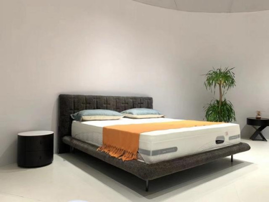 Μοντέρνο γκρι καλυμμένο κρεβάτι πολυτελείας