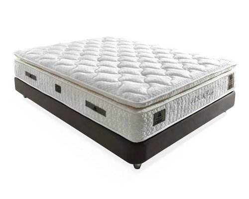 Κομψό γκρι κρεβάτι με στρώμα από ύφασμα και ξύλο