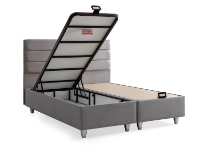 Κομψό γκρι κρεβάτι με ύφασμα και ξύλινο στρώμα