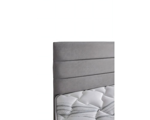 Κομψό γκρι κρεβάτι με ύφασμα και ξύλινο στρώμα