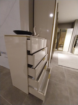Design Möbel Schlafzimmer Luxus Kommode mit 4 Schubladen Holzschrank Holz Neu