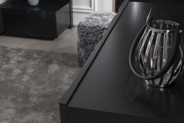 Schwarzes Schlafzimmer Luxus Möbel Kleiderschrank Kommode Nachttische 5tlg.