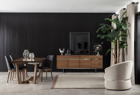 Luxuriöse Essgarnitur für das Esszimmer aus hochwertigem Holz