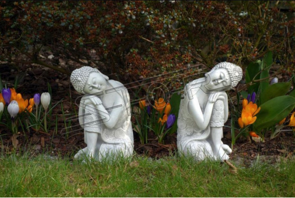 Dekorative Buddha Skulptur in Steinoptik. Große Skulptur für Garten Figur