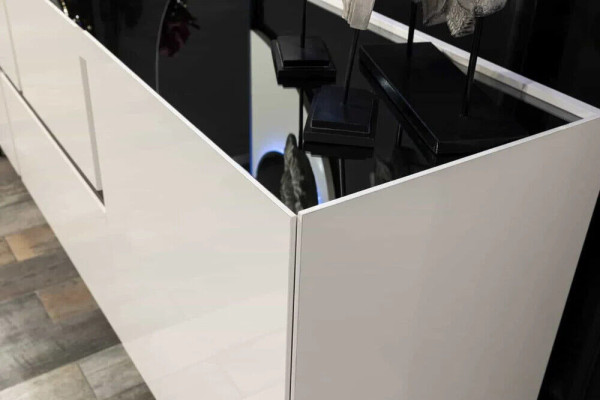 Robuste Schwarz-Weiße Anrichte Esszimmer Designer Holz Kommode Möbel