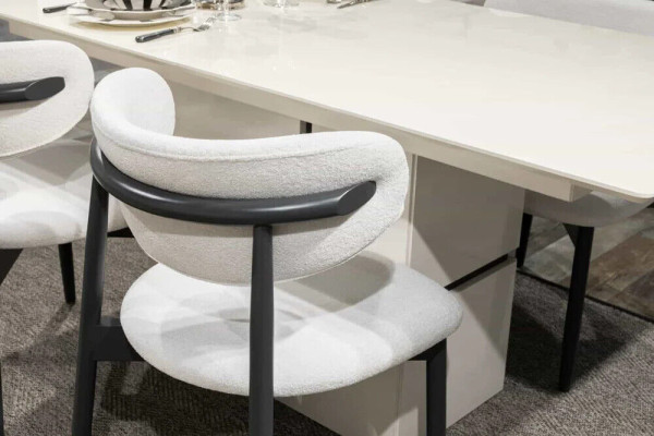 Stilvoller Weiß-Schwarzer Stuhl Luxuriöser Esszimmer Polsterstuhl Neu