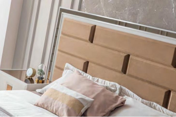 Stilvolle Schlafzimmer Möbel Edelstahl Bett Designer Holz Nachttische