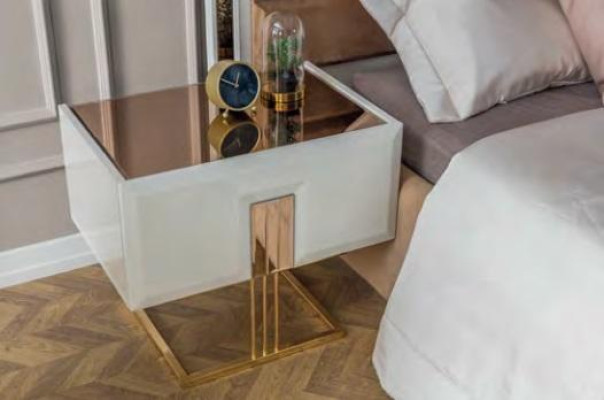 Stilvolle Schlafzimmer Möbel Edelstahl Bett Designer Holz Nachttische