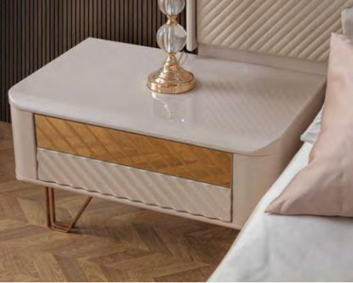 Stilvolles Schlafzimmer Set Doppelbett Holz Nachttische Designer Möbel