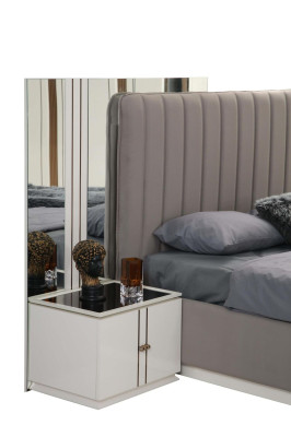 Design Schlafzimmer Set Elegant Luxus Bett und 2x Nachttische Modernes