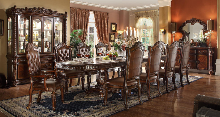 Luxuriöse Barock Stil Esszimmer Garnitur Designer Esstisch mit Braunen Chesterfield Stühlen