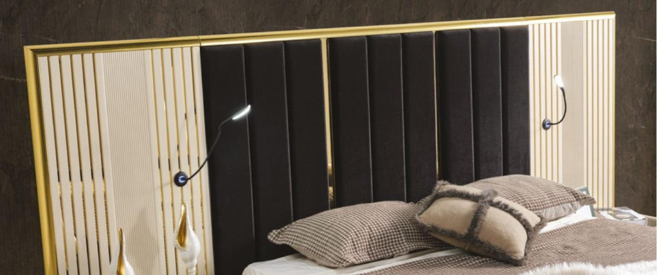 Schlafzimmer Set von 4tlg luxuriös Holz Möbel Elegant Schrank Nachttisch Hocker