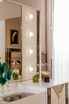 Schlafzimmer Schminktisch Spiegel Anrichte Konsolen Tische Kommoden Anrichten