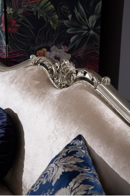 Dreisitzer Luxus Sofa 3 Sitzer Sofas Barock Rokoko Stoff Design Couch