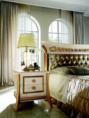 Bett + Nachttisch royal Schlafzimmer Polsterbett Barock Rokoko Designer