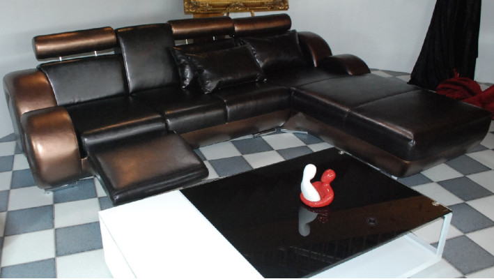 Elegante Designer Eckcouch Berlin II Ledersofa mit USB Sofa Couch Maßfertigung