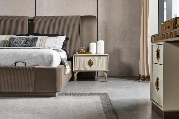 Schlafzimmergarnitur Designer Bett 2x Nachttische Schminktisch Spiegel