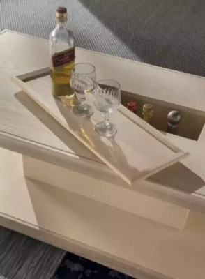 Klassischer Luxus Designer Couchtisch Wohnzimmer Tisch Beistell Holz