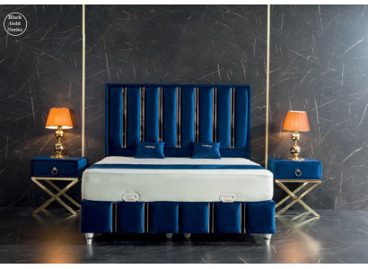 Saphirblaues Designer-Bett mit Nachttischen auf vergoldeten Stahlbeinen