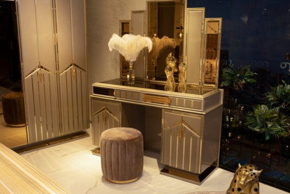 Schlafzimmer Set Bett Nachttisch Kommode Spiegel Kleiderschrank Neu Luxus 7tlg