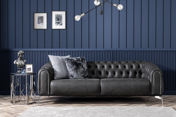 Schwarzes gerades Viersitzer-Sofa im Chesterfield-Stil für das Wohnzimmer