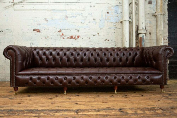 Braunes Chesterfield 4 Sitzers Klassische Luxus Barock Rokoko Sofa