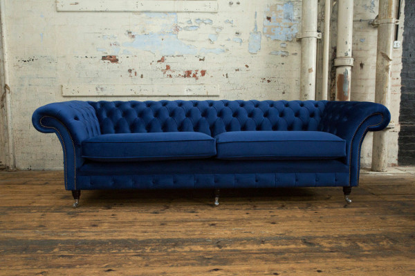 Klassische Chesterfield Couch 4 Sitzer Sofa Couch Samt Leder Blau Design Polster