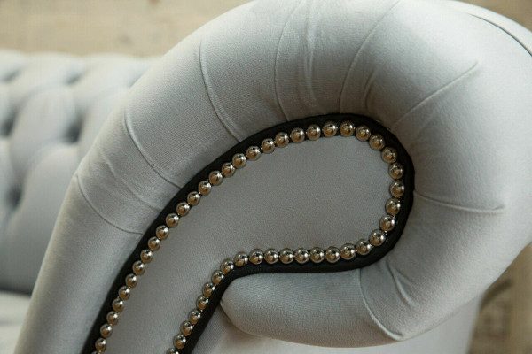 Weißer Designer Chesterfield Dreisitzer Moderne 3-er Couch