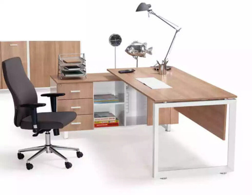 Ecktisch aus Holz braun Exklusive moderne Büromöbel im Arbeitszimmer