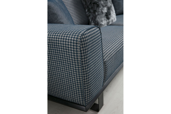 Luxuriöse Wohnzimmer Sitzmöbel Designer Dreisitzer Chesterfield Sessel