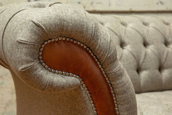 Chesterfield 3 Sitzers Klassische Luxus Barock Rokoko Couch Sofa Textil Couch