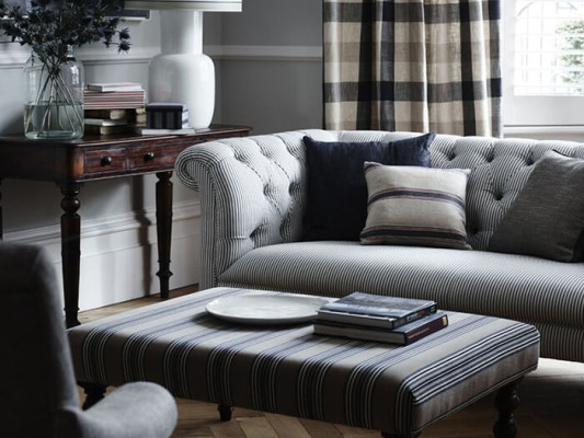 Chesterfield Textil Polster Design Sofa Luxus Couch Klassische Sofa 3 Sitzer Neu