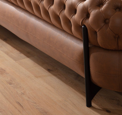 Brauner Chesterfield Dreisitzer Wohnzimmer Polstercouch Moderne Möbel