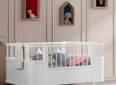 Stilvoll Kinderbett luxuriös Holz Hochwertig Bett Weiß Farbe Exklusive Möbel neu