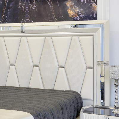 Schlafzimmer Set Bett + 2x Nachttische + Kommode 4tlg Moderne Möbel
