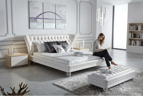 Designer Doppelbett Bett Betten Leder Chesterfield Hotel Luxus Schlafzimmer