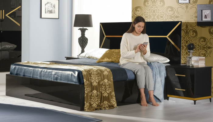 Klassische Schlafzimmer Set Bett 2x Nachttisch Kommode 3tlg. Set Betten Schwarz