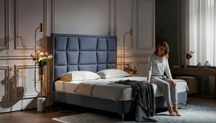 Komplettes Schlafzimmer Set Bett 2x Nachttisch 3 tlg. Sets Betten Designer Luxus