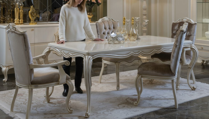 Klassisches Esstisch 4x Stühle Esszimmer Gruppe Tisch Tische Sitzgruppe 5tlg