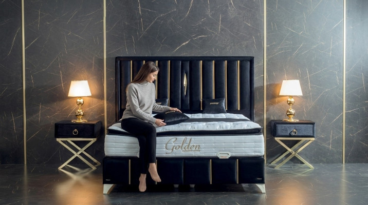 Luxus Schlafzimmer Samt Metall Bett Doppelbett 2x Nachttisch Betten Möbel 3tlg.