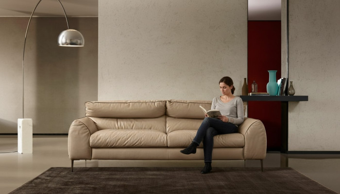 Wohnzimmer Ledersofa Beige Zweisitzer Design Sofas Polster Sofas 2 Sitz Prianera