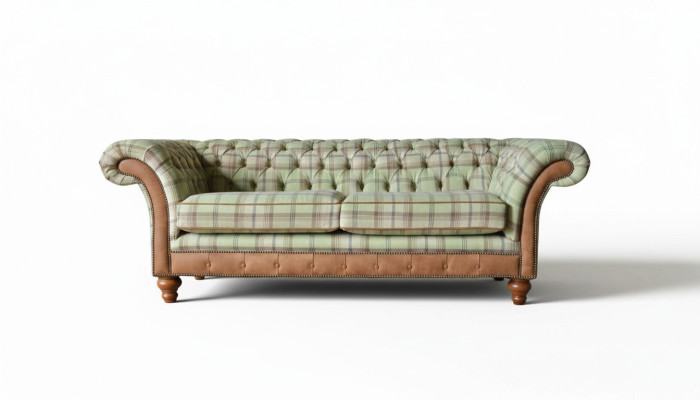 Luxuriöses Designer-Sofa im Chesterfield-Design mit drei Sitzplätzen