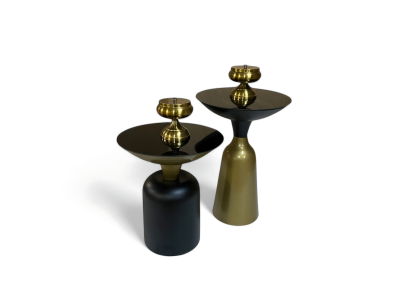 Designer-Duo: Glänzende Oberfläche auf mattem schwarz-goldenem Sockel
